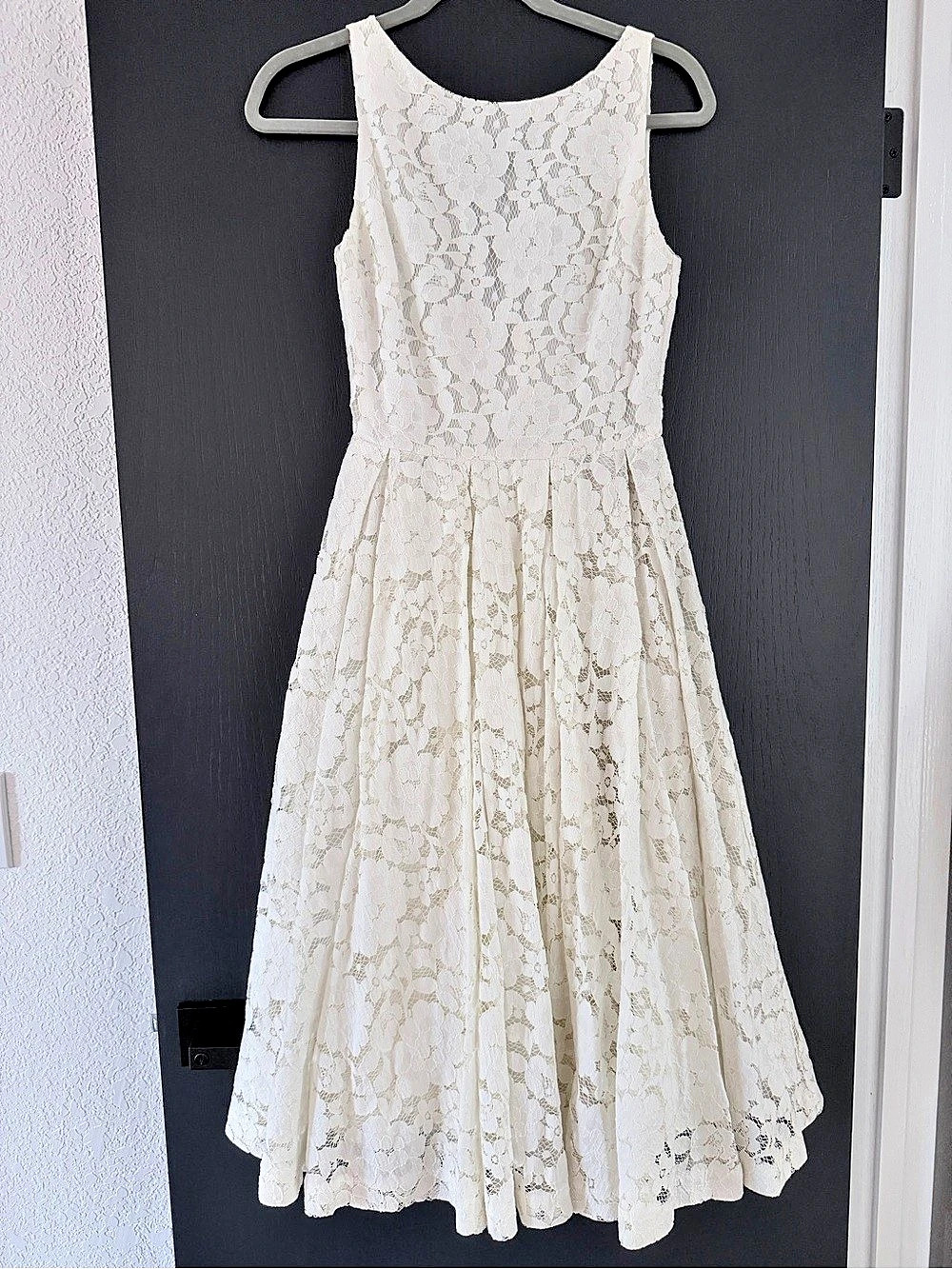 Olivia & Oliver Floral Lace Midi Dress in White Like New